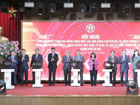 Hà Nội khai trương 8 ứng dụng chuyển đổi số dùng chung ba cấp