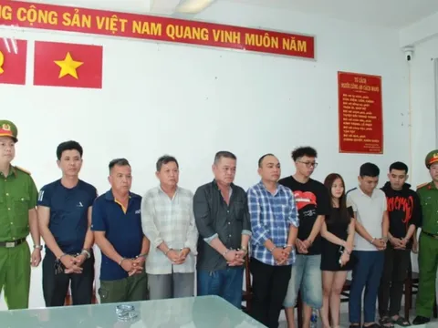 Bắt khẩn cấp 9 đối tượng vụ khiêng quan tài đi bộ trước chợ Bến Thành