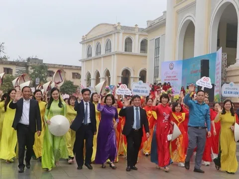 Sơn Tây: Hàng nghìn người tham gia hưởng ứng “Tuần lễ Áo dài” năm 2025