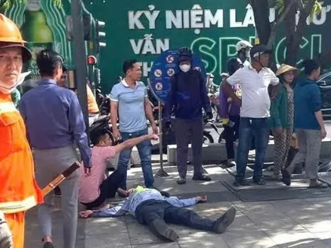 Bắt nam thanh niên đánh bảo vệ phố đi bộ Nguyễn Huệ