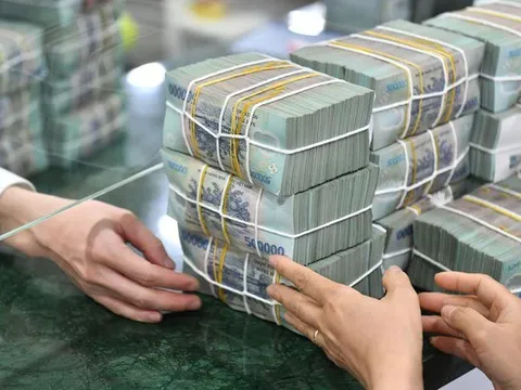 Lãi suất huy động tiếp đà giảm tại nhiều ngân hàng