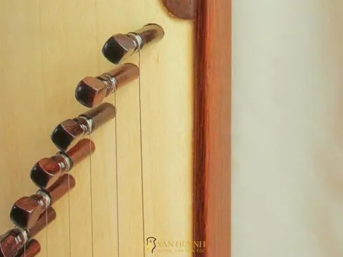 Người nghệ nhân lặng thầm giữ thanh âm Việt trong từng thớ gỗ