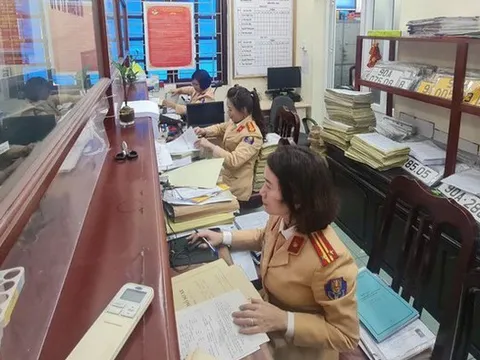 Từ 1/3, giấy phép lái xe quá hạn sử dụng từ 1 năm trở lên phải sát hạch lý thuyết và thực hành