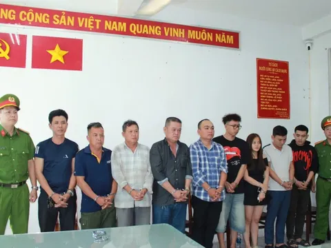 Bắt khẩn cấp 9 đối tượng vụ khiêng quan tài diễu phố tại TPHCM