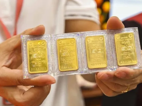 Giá vàng 5/3: Vàng trong nước bật tăng, tiến gần mốc 93 triệu đồng/lượng