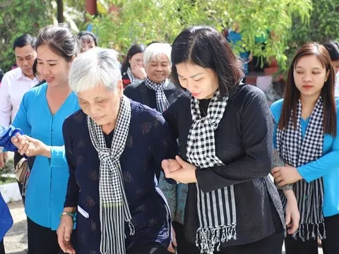 Hội LHPN Việt Nam lãnh đạo phong trào phụ nữ “Ba đảm đang” góp phần vào thắng lợi của cuộc kháng chiến chống Mỹ
