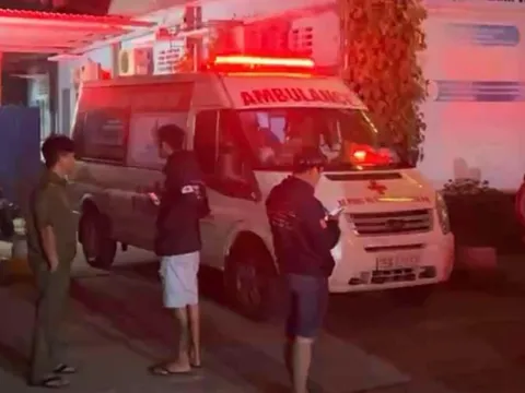 Điều khiển xe mô tô rồi tự ngã, 2 học sinh lớp 11 tử vong