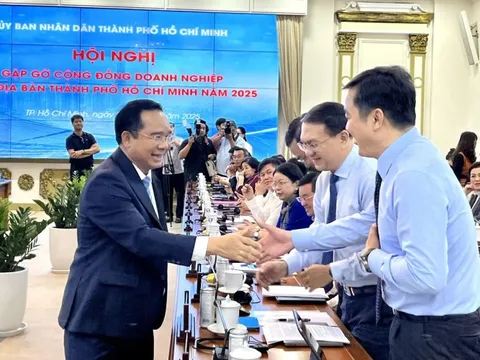 Lãnh đạo TPHCM lắng nghe DN để gỡ vướng, thúc đẩy phát triển kinh tế