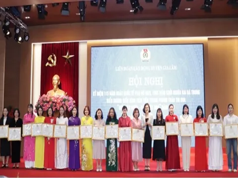 Biểu dương phụ nữ Gia Lâm “Giỏi việc nước-Đảm việc nhà“