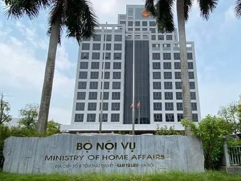 Bộ Nội vụ đề nghị tạm dừng giải quyết chế độ cho cán bộ không tái cử, tái bổ nhiệm