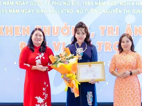 Nghệ nhân Hồ Thị Thanh Hương tri ân 40 Mẹ Việt Nam Anh hùng nhân dịp 8/3 tại Bến Tre