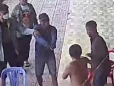 Vụ mang súng nhựa vào nhà dân đánh người: Do mâu thuẫn khi chơi xóc đĩa