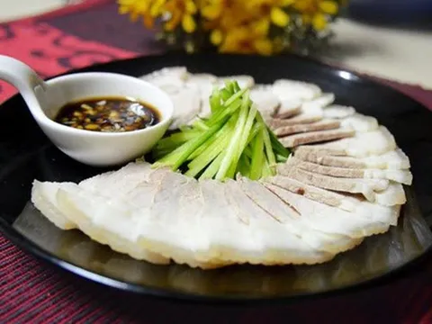 Không phải muối, luộc thịt cho thêm thứ này đảm bảo thơm ngon như nhà hàng