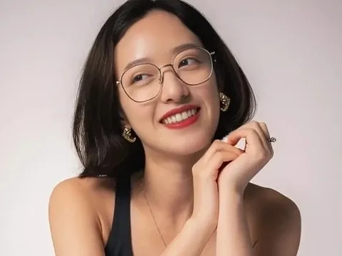 Cô gái xinh đẹp treo thưởng 38 triệu đồng để tìm người yêu