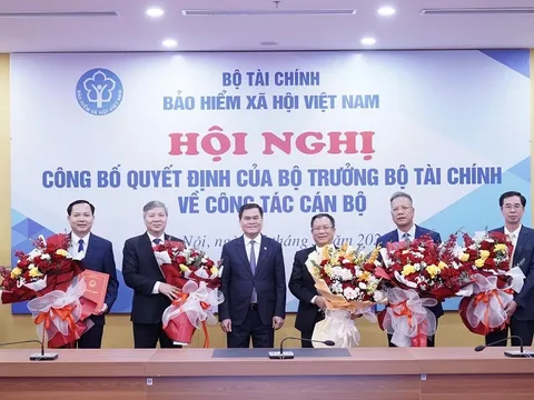 Tiếp nhận, bổ nhiệm 15 Trưởng ban và tương đương thuộc BHXH Việt Nam