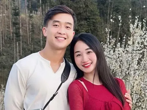 Chàng hotboy U23 Việt Nam hạnh phúc bên cô giáo Thảo xinh đẹp