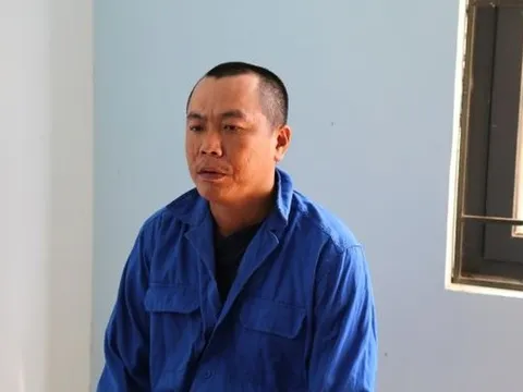 Bắt 3 đối tượng cầm dao chém người ở quán nhậu