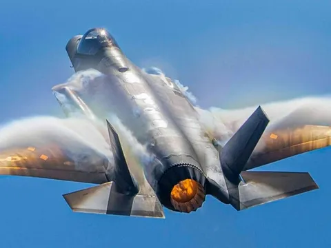 “Tiền vệ bầu trời” F-35 vừa chạm đến cột mốc lịch sử
