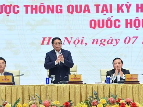 Thủ tướng chủ trì hội nghị quán triệt, triển khai các luật, nghị quyết mới
