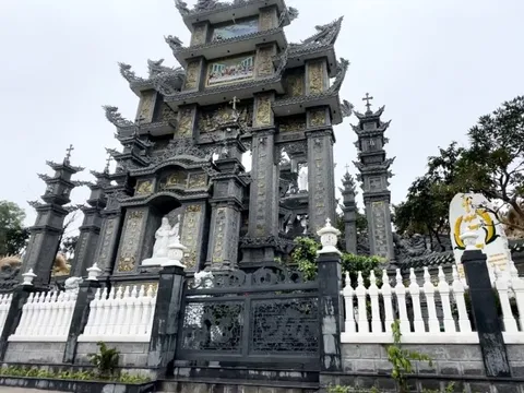 Mục sở thị khu lăng mộ đồ sộ "mọc" trên đất rừng tại Hà Tĩnh