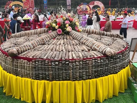 Khai thác sản vật địa phương, thúc đẩy công nghiệp văn hóa