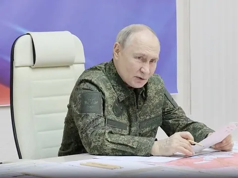 Bất ngờ thăm tiền tuyến ở Kursk, ông Putin nêu mục tiêu “trong tương lai gần”