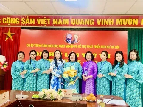 Đại hội Chi bộ Trung tâm Giáo dục nghề nghiệp và hỗ trợ phát triển phụ nữ Hà Nội thành công tốt đẹp