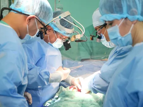 Ca ghép tim khó khăn và đầy thử thách để cứu bệnh nhân suy tim giai đoạn cuối