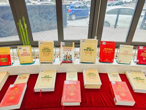 Trưng bày “Đảng bộ thành phố Hà Nội - 95 năm xây dựng và trưởng thành“