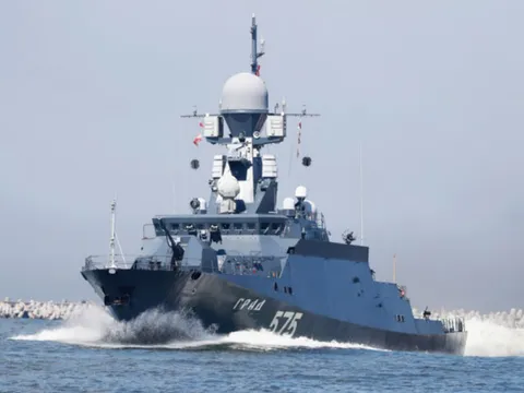 Nga huy động 10 chiến hạm tập trận bảo vệ Kaliningrad