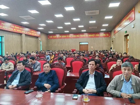 Gần 300 cán bộ hội viên nông dân được tuyên truyền về phát triển kinh tế tập thể