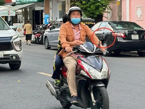 Năm 2025, xe máy chỉ có một gương có bị phạt không?