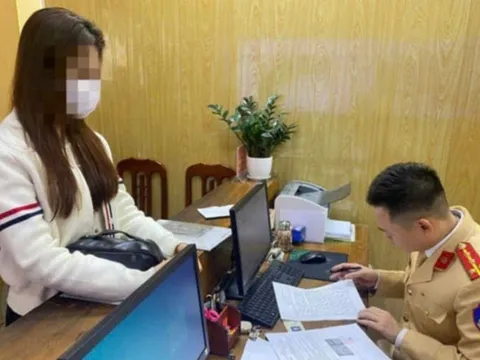 Vượt đèn đỏ 7 lần trong 2 tuần, nữ tài xế 23 tuổi bị phạt 133 triệu đồng