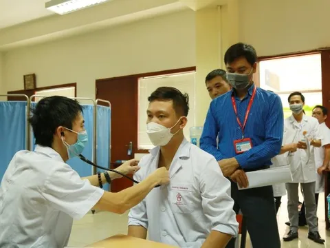 Từ 1/7/2025, người lao động nghỉ ốm nửa ngày được hưởng trợ cấp