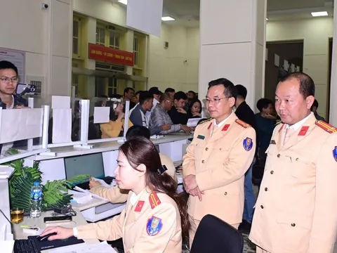 Không thực hiện cấp, đổi giấy phép lái xe qua điện thoại