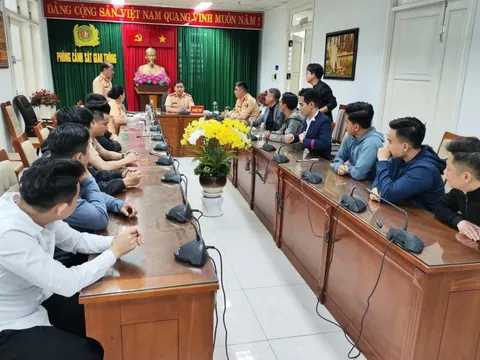 Vụ đoàn "siêu xe" vượt đèn đỏ ở Đà Nẵng: Phạt 167 triệu đồng, tạm giữ 11 giấy phép lái xe