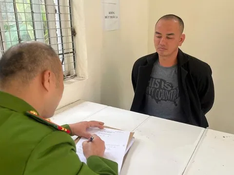 Tạm giữ hình sự đối tượng xây dựng trái phép, chống người thi hành công vụ ở Thạch Thất