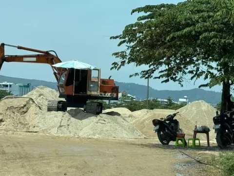 Đà Nẵng: Giá cát tăng, người dân và chủ thầu gặp khó