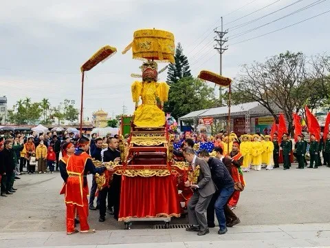 Tưng bừng Lễ hội truyền thống đền, chùa Bà Tấm - Hoàng Thái hậu Ỷ Lan