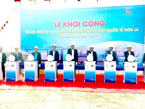 Khởi công Bến cảng tổng hợp quốc tế vốn đầu tư gần 2.300 tỷ đồng