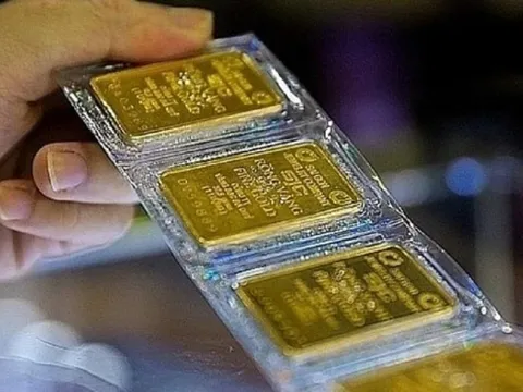Giá vàng 21/3: Vàng SJC dao động quanh ngưỡng 99,8 triệu đồng/lượng