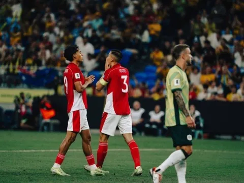 CĐV Indonesia chỉ trích HLV Patrick Kluivert sau trận thua đậm Australia