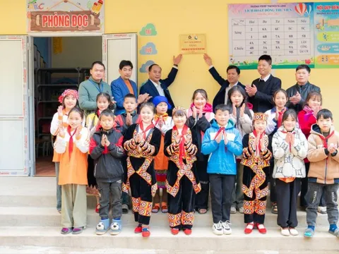 Tác giả Hoàng Hữu Thắng và Int Holdings thắp sáng tri thức: Khánh thành thư viện cho trẻ em vùng cao Hà Giang
