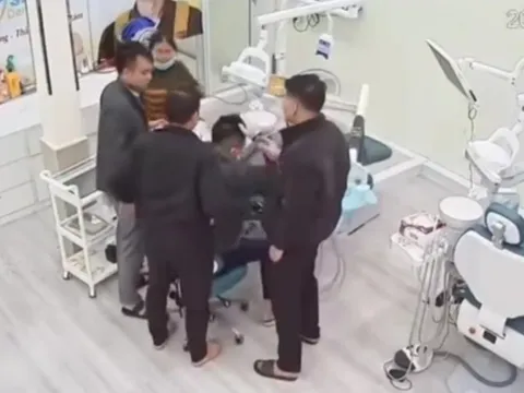 Nam thanh niên bị hành hung khi làm việc tại phòng khám