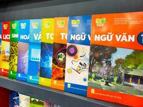Bộ GD&ĐT tiếp tục thẩm định sách giáo khoa mới