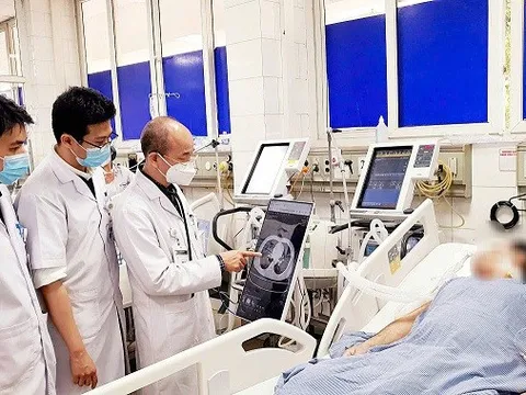 Bệnh viện Bạch Mai tiếp nhận hàng trăm ca mắc sởi, nhiều trường hợp nguy kịch