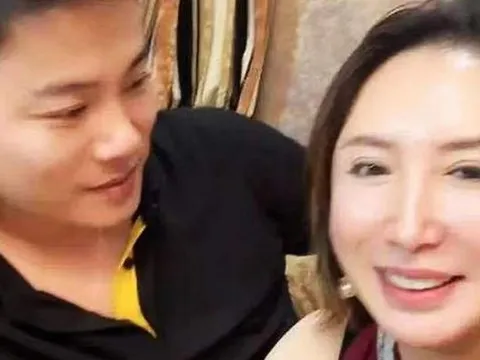 Bất ngờ gia thế của người phụ nữ 50 tuổi yêu chàng trai 34 tuổi