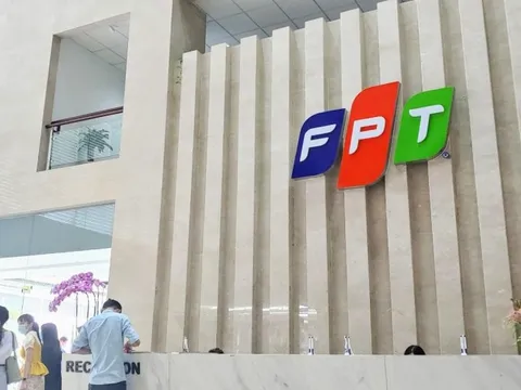 Cổ phiếu FPT có "tái sinh" trước lo ngại triển vọng tăng trưởng?