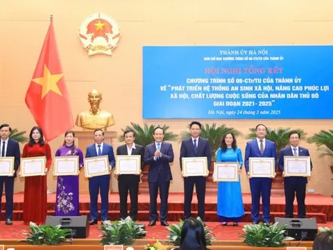 Tiếp tục thực hiện tốt mục tiêu giảm nghèo, rà soát việc khám, quản lý sức khỏe người dân