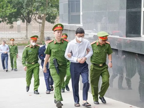 Ông Trịnh Văn Quyết thường xuyên phải thở oxy, tiếp tục vắng mặt tại toà